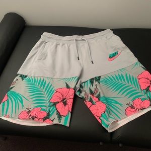 Nike Mens sweat shorts XL NWOT